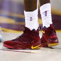 'کفش بسکتبال نایک لبرون قرمز      Nike LeBron Soldier 11 '