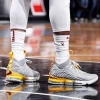 'کفش بسکتبال نایک لبرون 15      Nike LeBron 15  Grey Yellow'