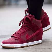 'کفش نایک دانک اسکای ساق دار زرشکی اناری classic shoes Nike dunksky hi essential wmns red gum brown 644877-603 '