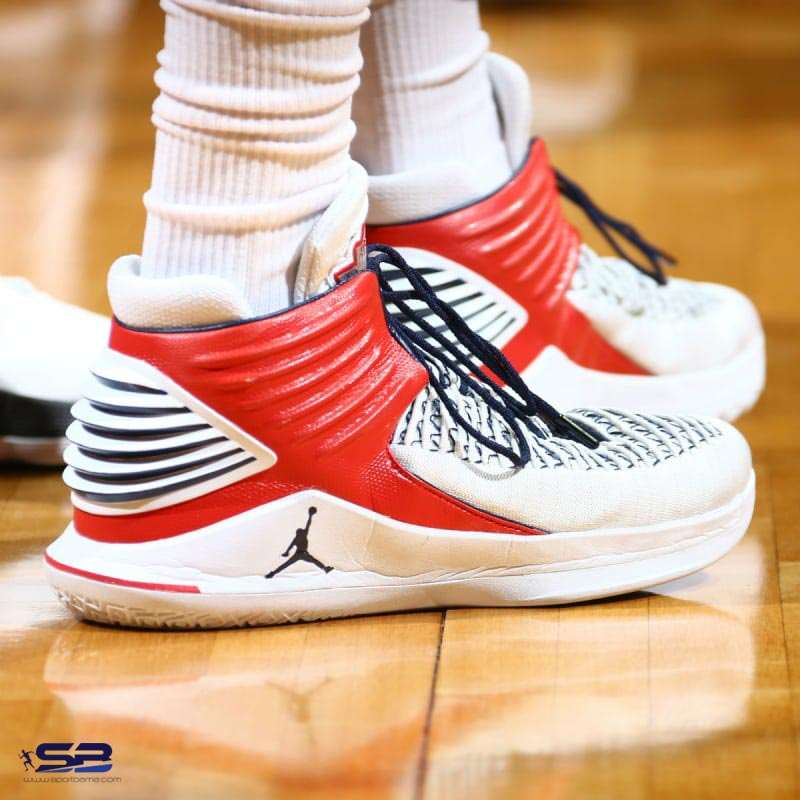  خرید  کفش کتانی  بسکتبال نایک ایر جردن 32        Nike Air Jordan 32 White Red