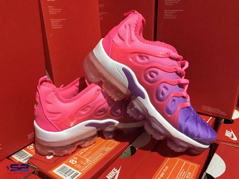  خرید  کتانی رانینگ نایک ایر واپرمکس              Nike Air Vapormax Plus Pink Purple 