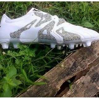  خرید  کفش فوتبال ادیداس چمنی (استوک)اورجینال Adidas x15.3  	سفید
