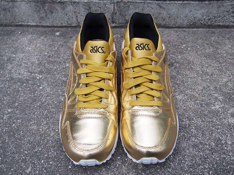  خرید  کفش کتونی رانینگ مشابه اورجینال اسیکس طلایی asics running shoes Gold