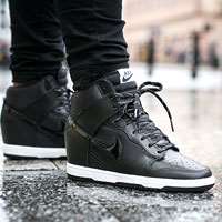 'کفش نایک دانک اسکای ساق دار مشکی classic shoes Nike dunksky hi essential15 wmns black 
644877-008 '