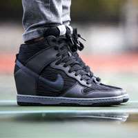 'کفش نایک دانک اسکای ساق دار مشکی متالیک classic shoes Nike dunksky hi essential wmns black 528899-015 '