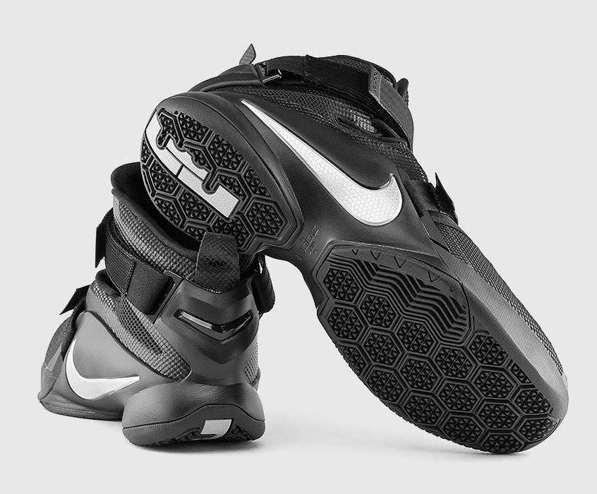  خرید  کفش بسکتبال نایک لبرون مشکی Nike Lebron 749417-001