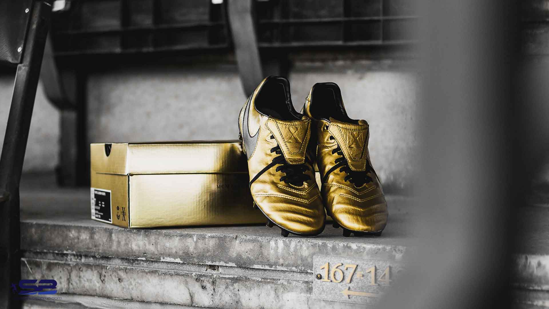  خرید  استوک فوتبالی نایک تمپو توتی      Nike Tiempo Totti Gold     