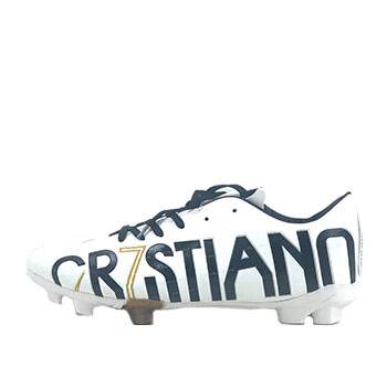کفش فوتبال طرح کریستیانو مخصوص چمن طبیعی میخ دار ، دور دوز ،رنگ سفید