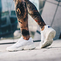 'کفش کتانی بندی آدیداس یانگ مخصوص پیاده روی طولانی و دویدن'