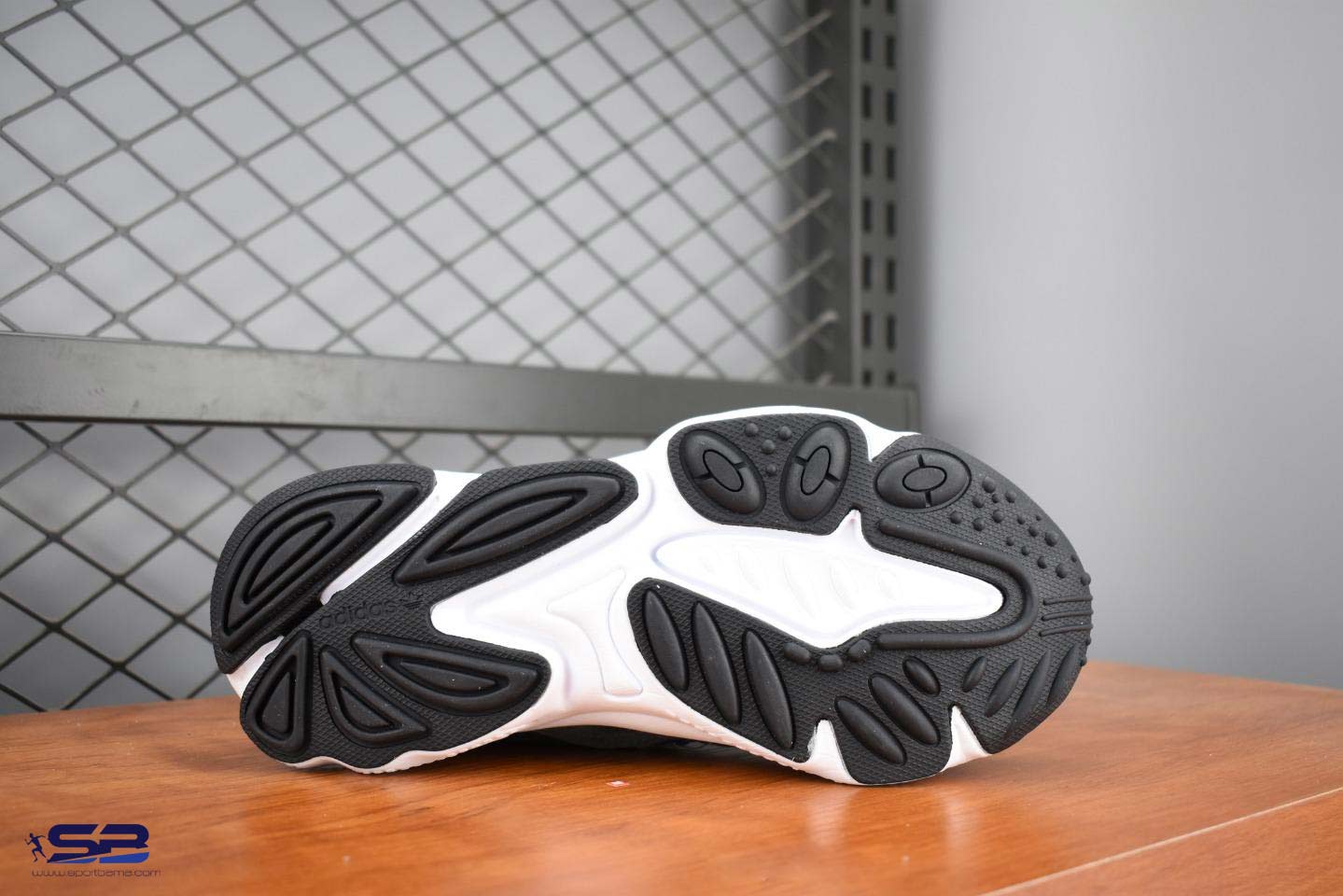  خرید  کفش کتانی بندی آدیداس اوزوگو مخصوص پیاده روی طولانی و دویدن